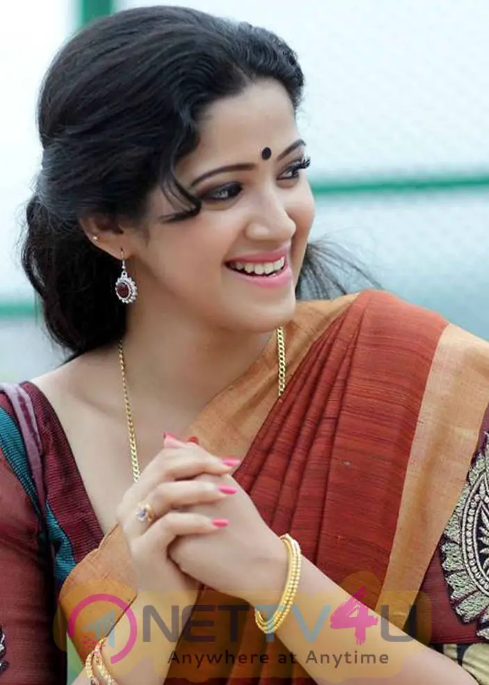 Actress Abhirami Suresh Lovely Images Malayalam Gallery