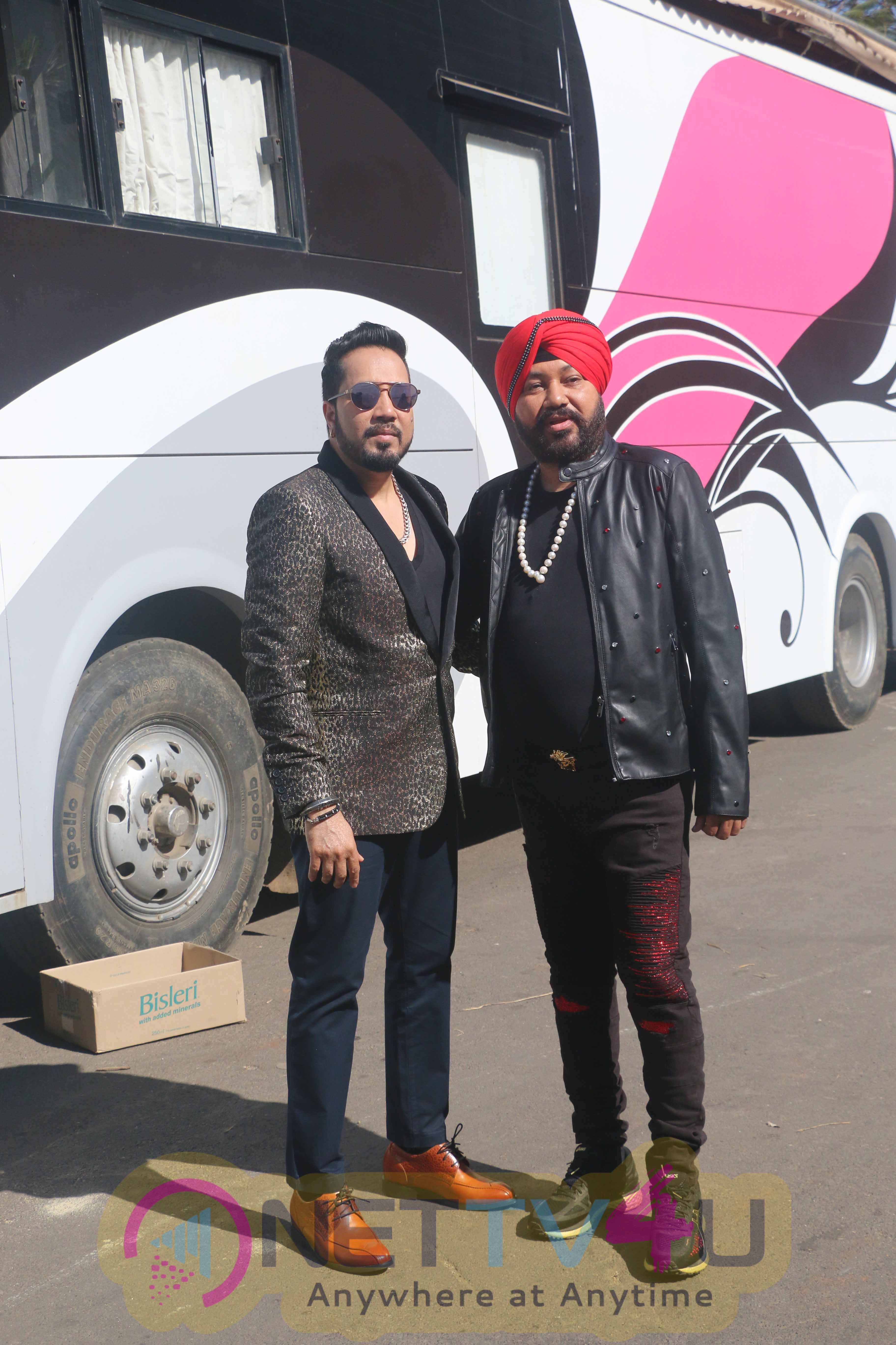 Daler Mehndi & Mika Singh On The Sets Of Reality Show Super Dancer Photos Hindi Gallery