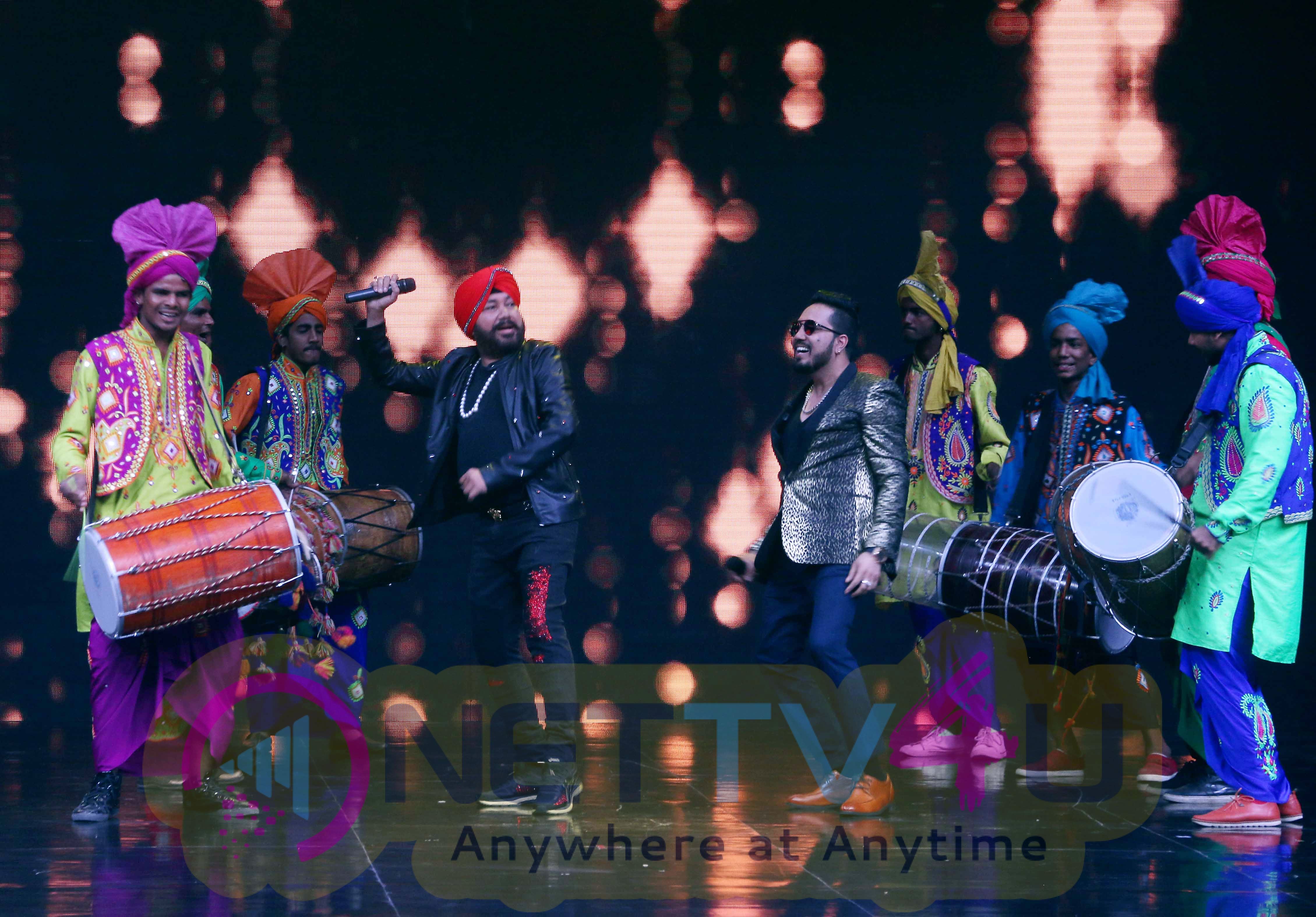 Daler Mehndi & Mika Singh On The Sets Of Reality Show Super Dancer Photos Hindi Gallery