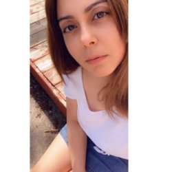 Vida Farhadi Hindi Writer