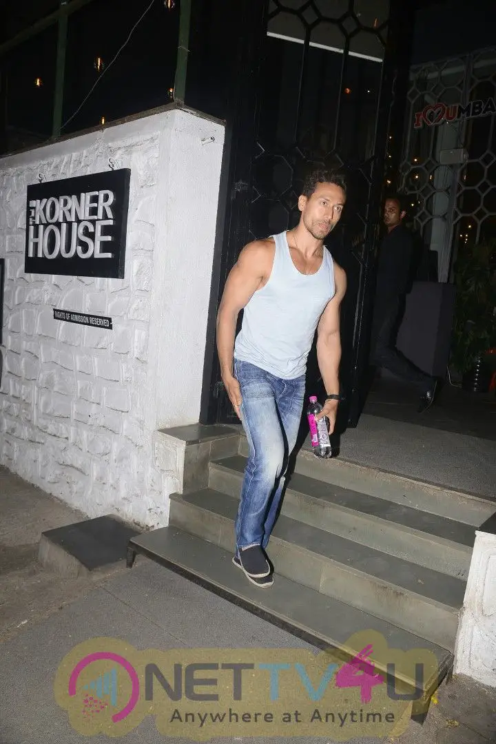 Tiger Shroff Spotted At Korner House In Bandra Stunning Images Hindi Gallery