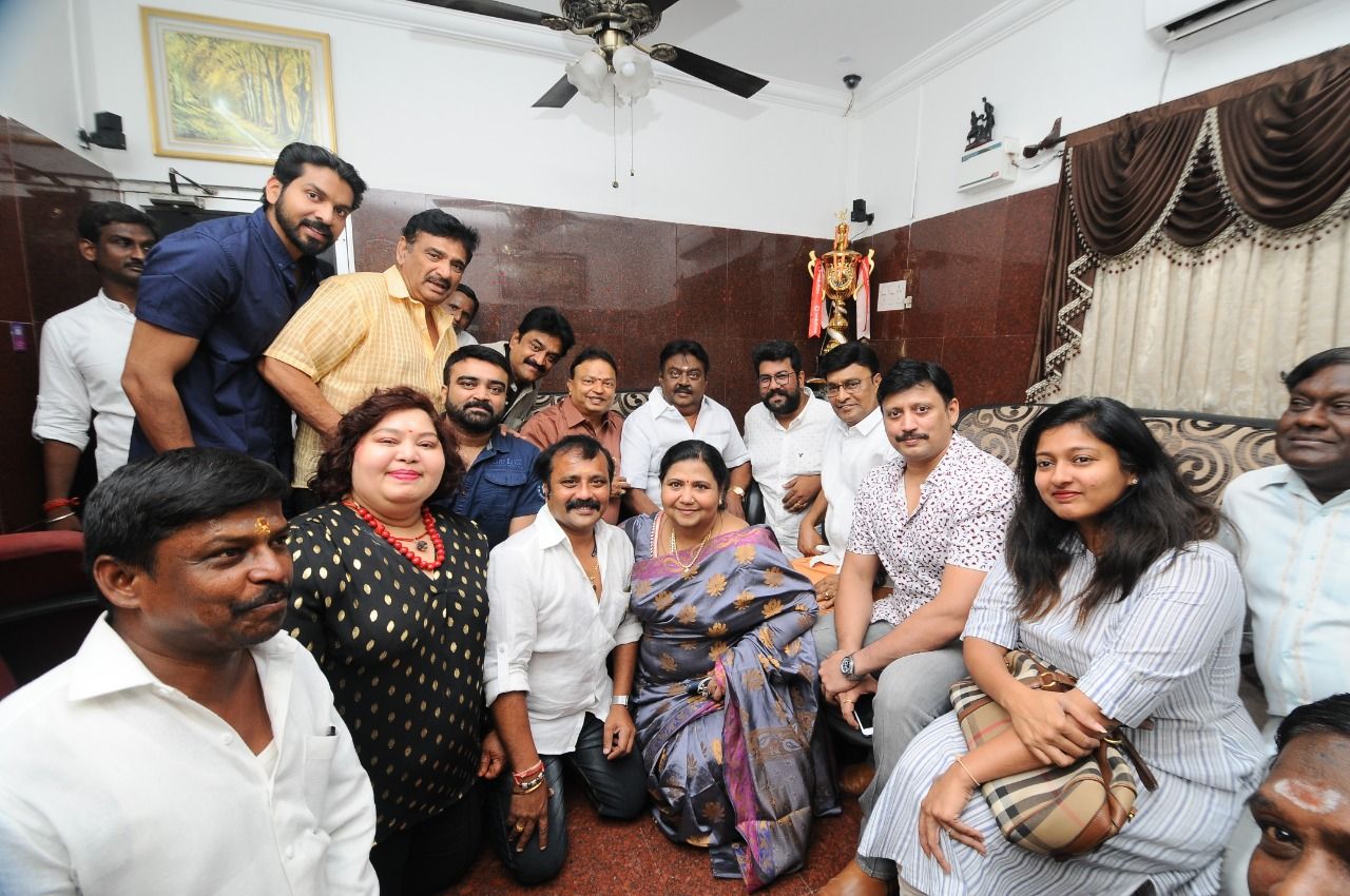 Nadigar Sangam Swamy Sankaradas Team Meets Captain Vijayakanth Pics Tamil Gallery