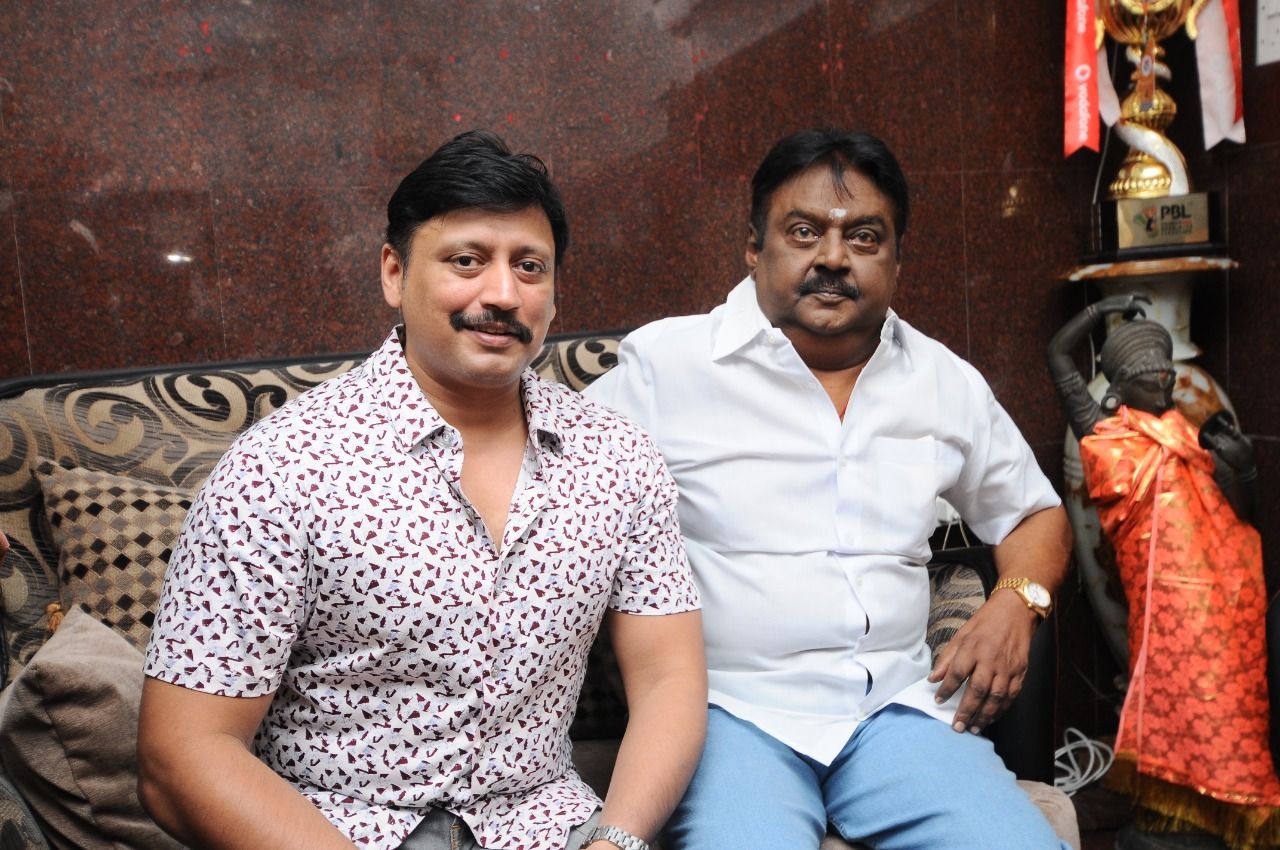 Nadigar Sangam Swamy Sankaradas Team Meets Captain Vijayakanth Pics Tamil Gallery