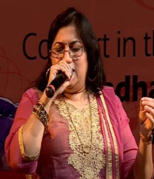 Hindi Singer Suchitra Bhagwat