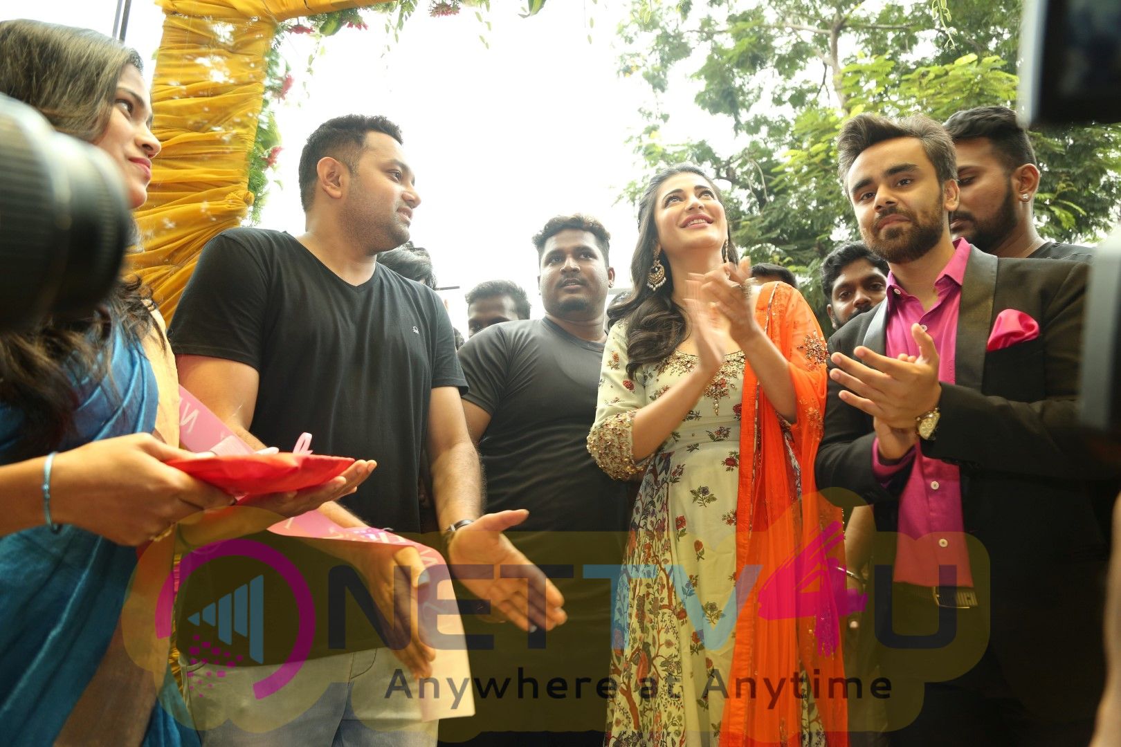 Actress Shruti Haasan Launches Nerru's The First Flagship Family Store In Chennai Stills Tamil Gallery