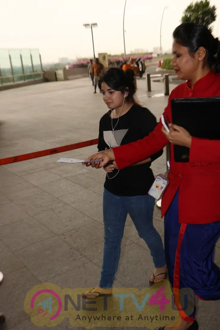 Zaira Wasim Spotted At Airport Stills Hindi Gallery