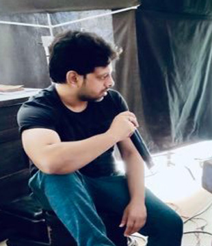 Dipakk Srivastava Hindi Director