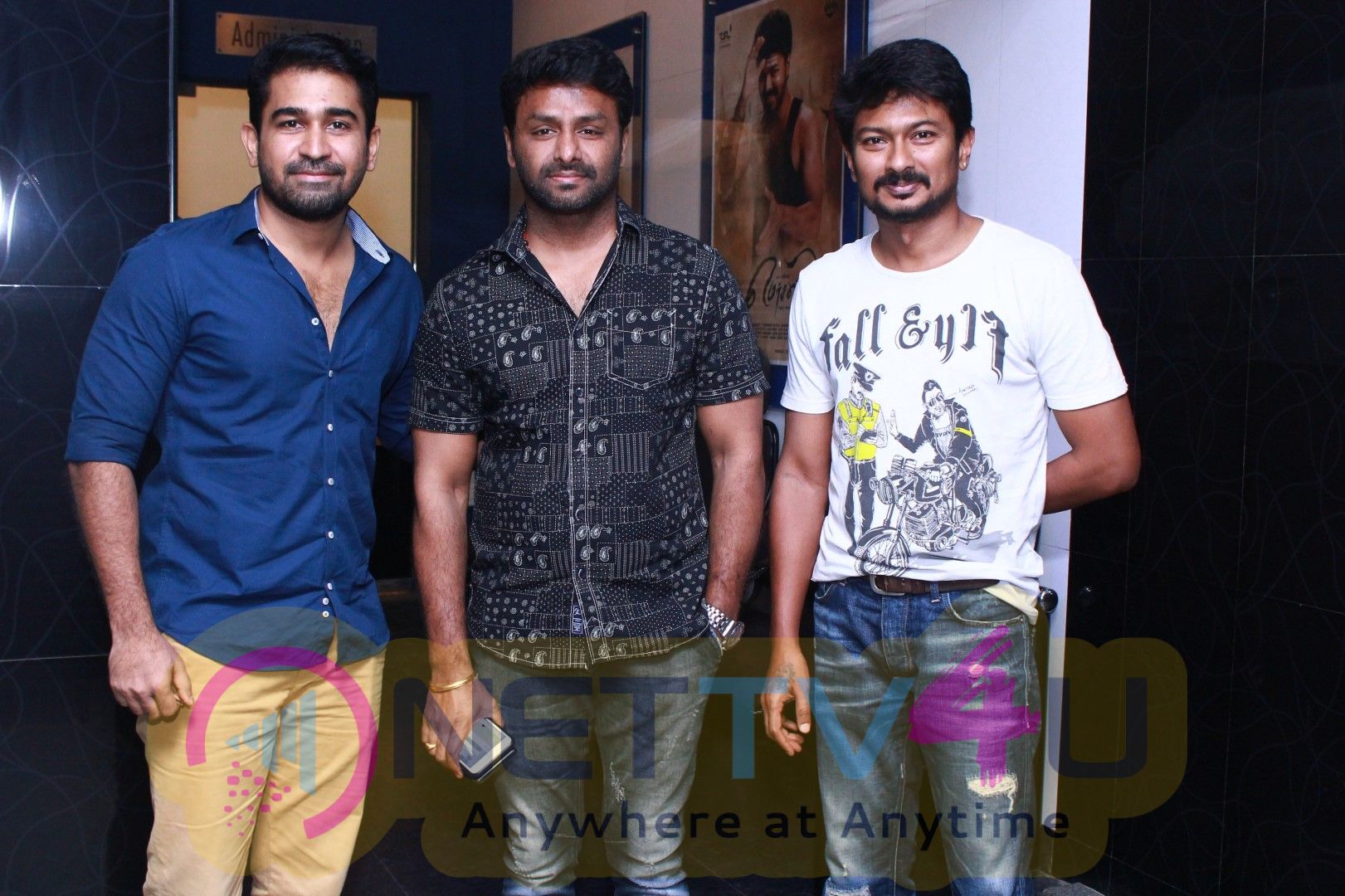 Celebrities At Ippadai Vellum Special Show Photos Tamil Gallery