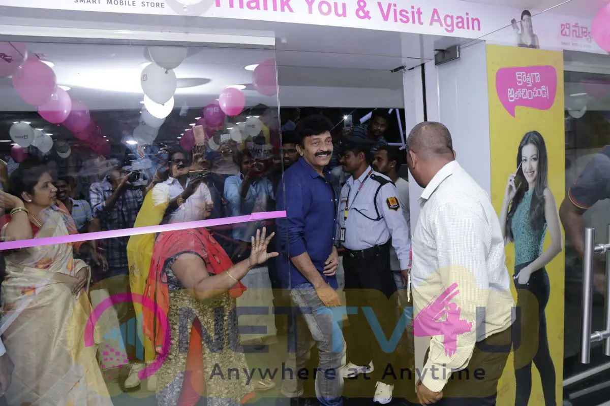 Rajasekhar And Jeevitha At B New Mobile Store At Gajuwaka Photos Telugu Gallery