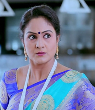 Kannada Tv Actress Swapna Dheekshith