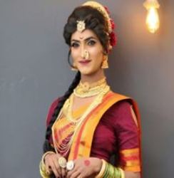 Marathi Movie Actress Kiran Kore Lavni
