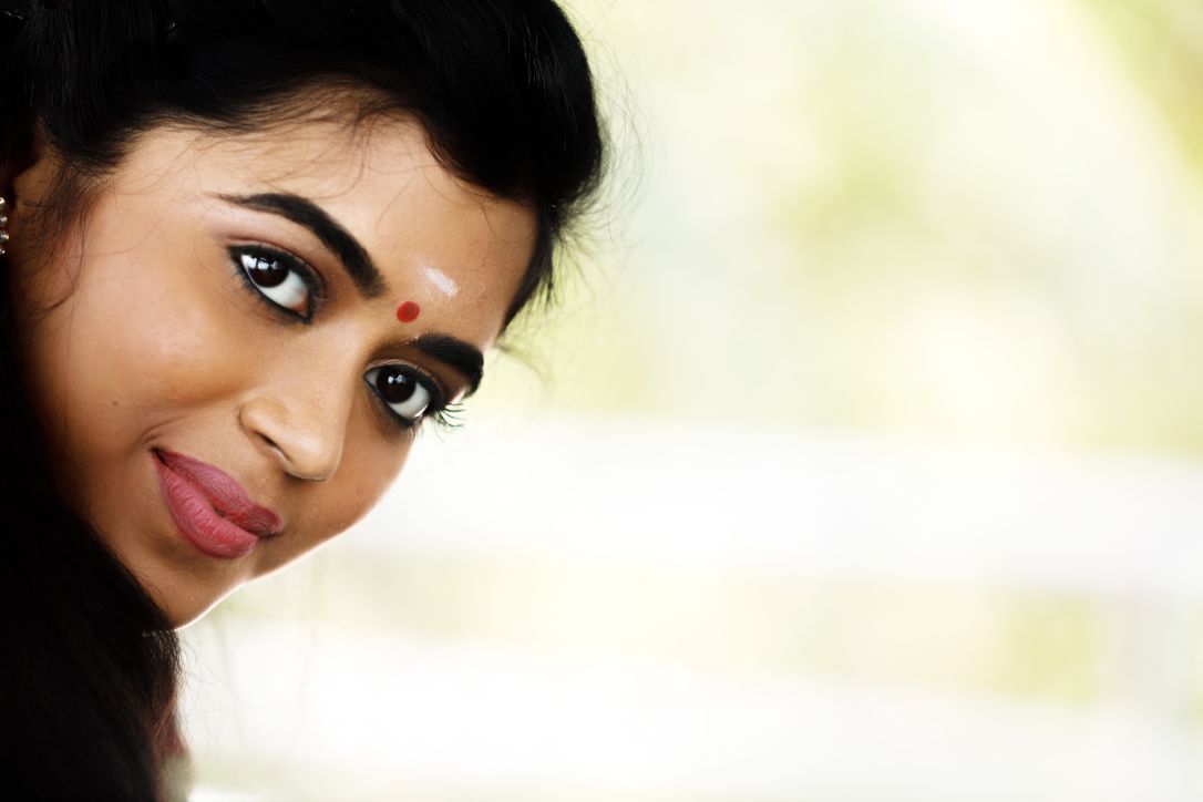 Actress Lovelyn Chandrasekhar Delightful Stills Tamil Gallery