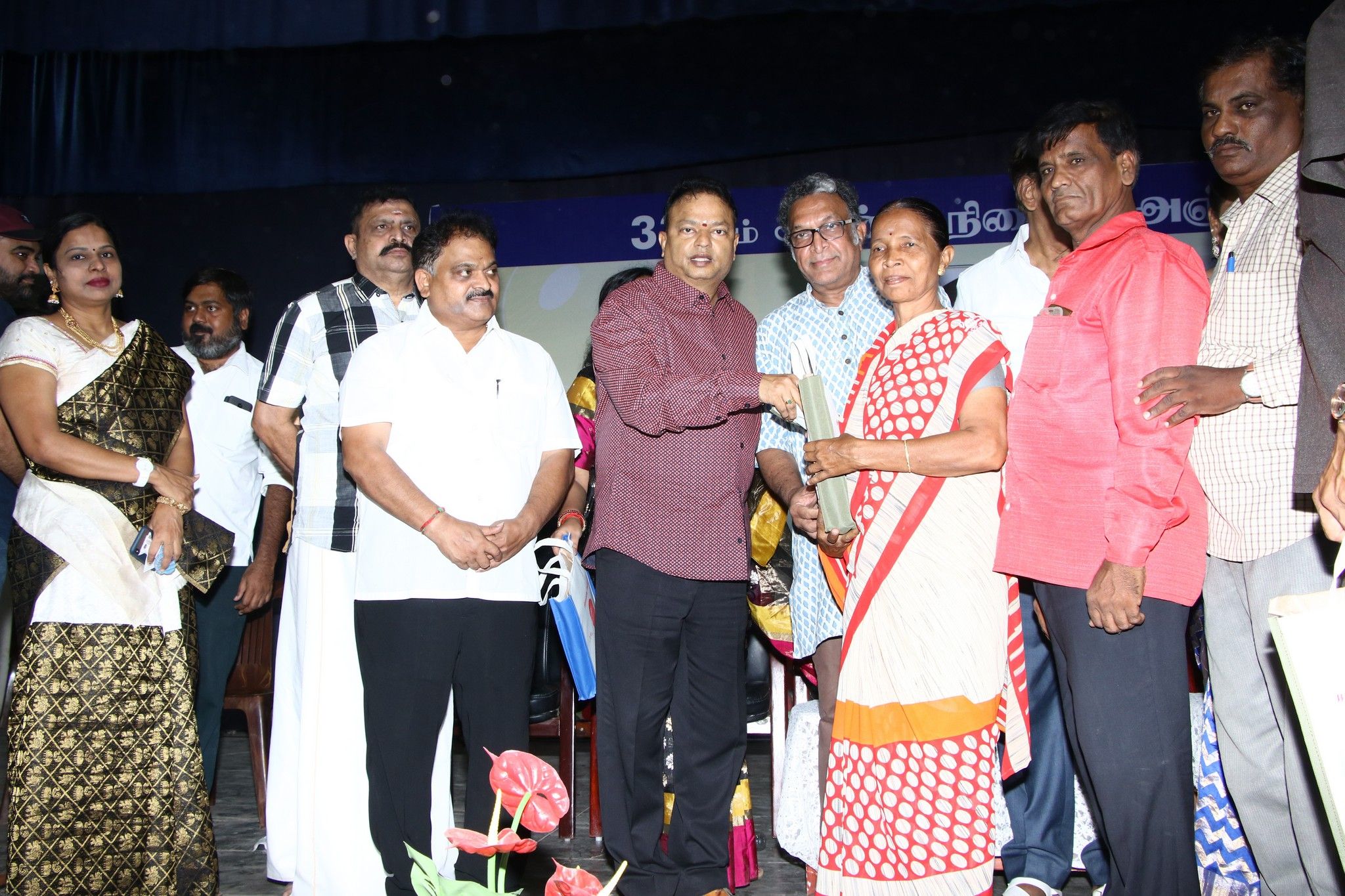 Celebrities At 33rd Anniversary Of Late Dr.Isari Velan Event Stills Tamil Gallery