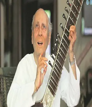 Hindi Musician Ustad Rais Khan