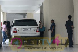 Kareena And Karishma Kapoor At Thier Mother's House In Bandra Images Hindi Gallery