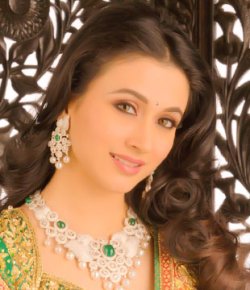 Gauri Nigudkar Hindi TV-Actress