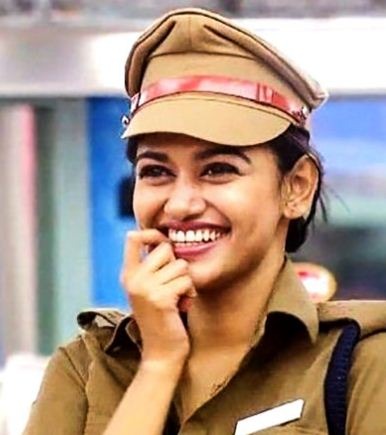 Oviya Did This To A Fan!