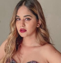 Pooja Mundhra Hindi Influencer