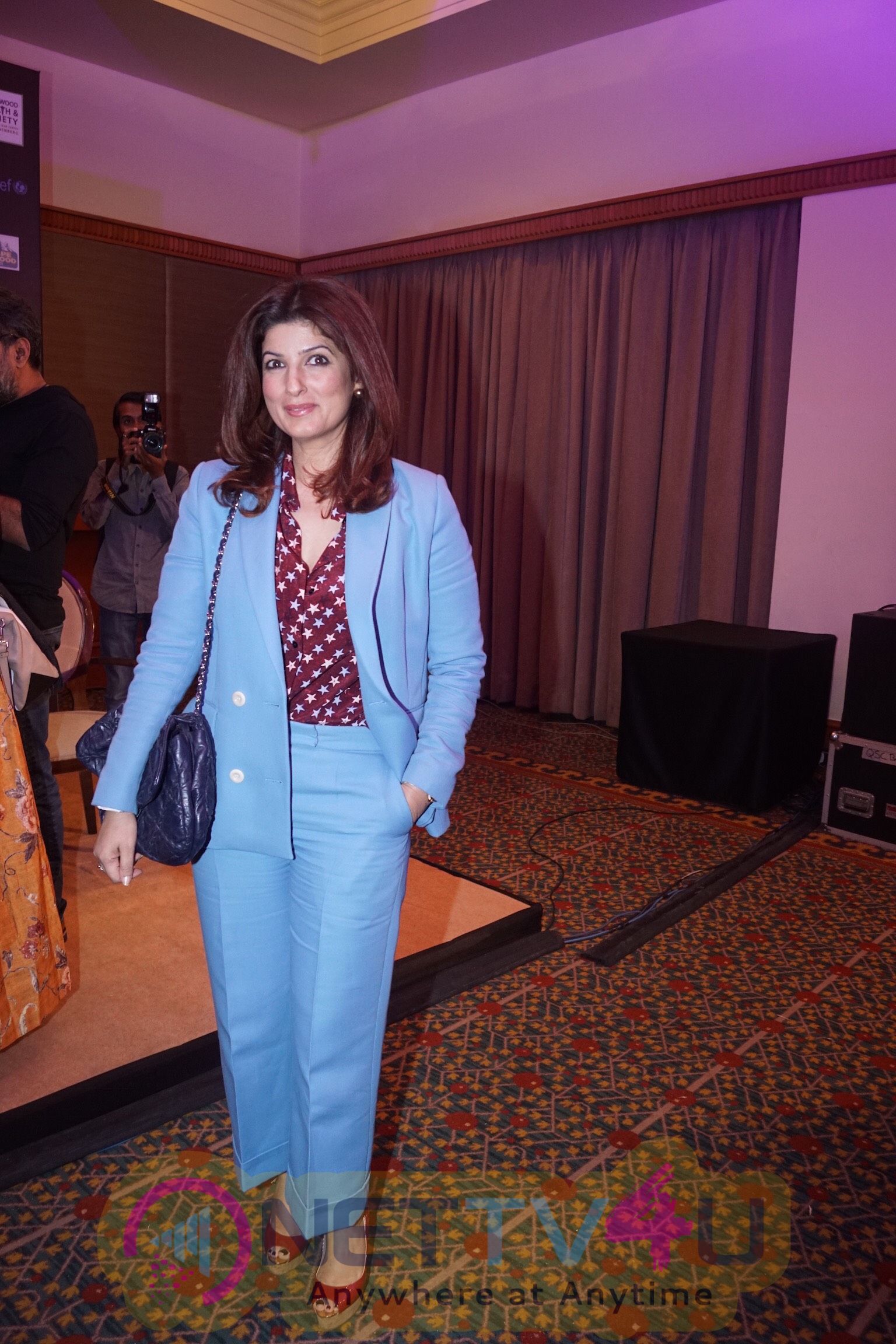  Twinkle Khanna, R Balki Shared Stage With Victor Orozco World Bank Stills Hindi Gallery
