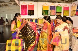 Actress Rashmi Thakur & Charishma Shreekhar Inaugurates Trendz Vivah Exhibition At N Convention Images Telugu Gallery