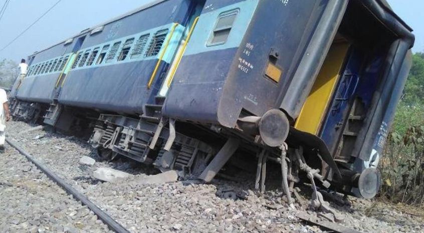 Rajya Rani Express Derailed! No Casualties Reported!