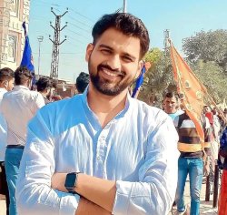 Vicky Natwariya Rajasthani Singer