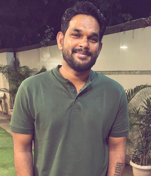 Prekshaka Rai Hindi Director