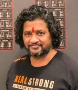 Sudesh Naag Hindi Makeup Artist