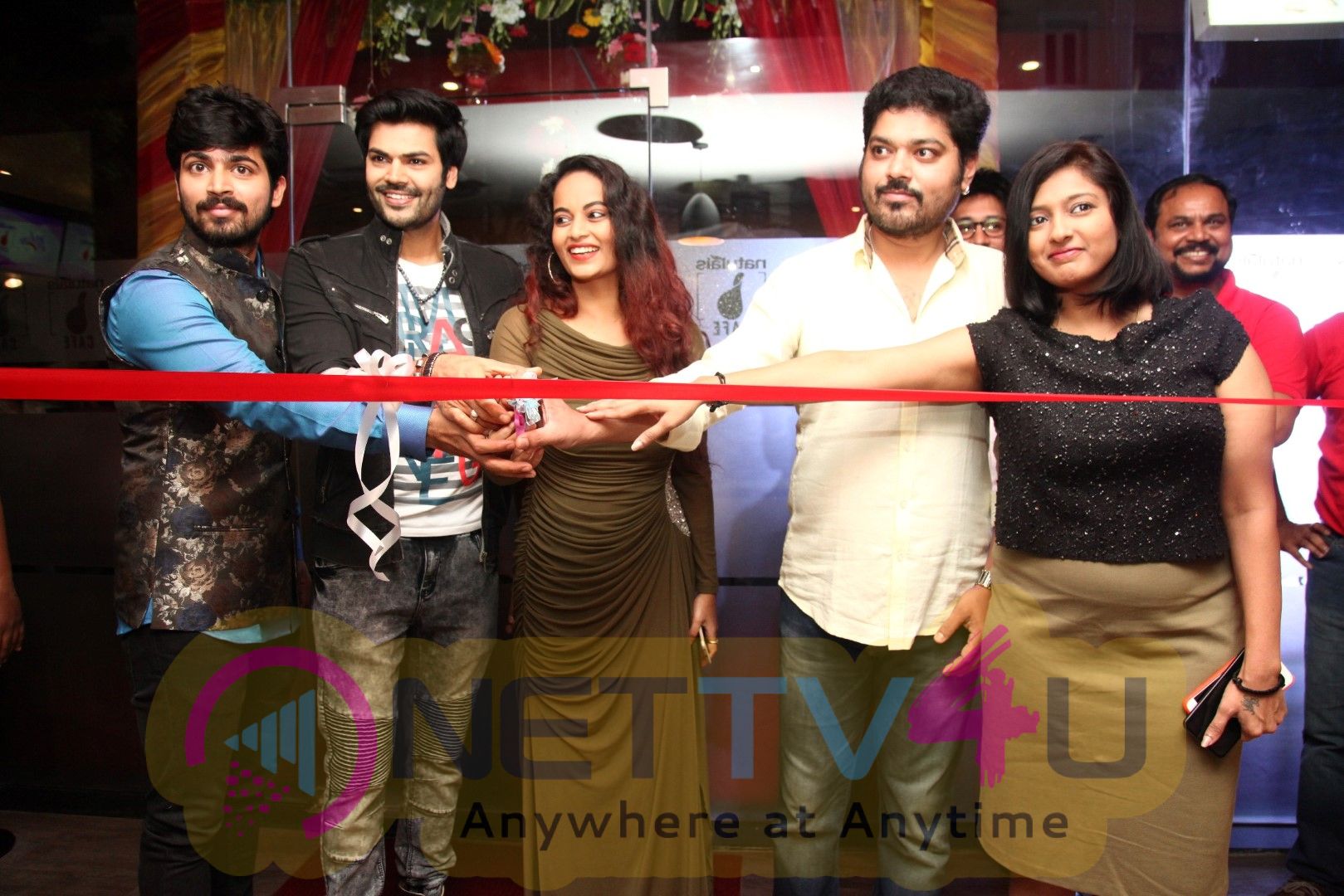 Bigg Boss Contestants Launched Naturals B Cafe Pics Tamil Gallery