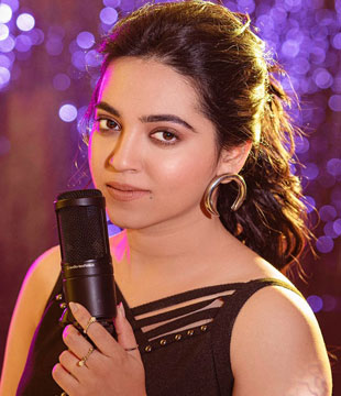 Marathi Singer Shamika Bhide