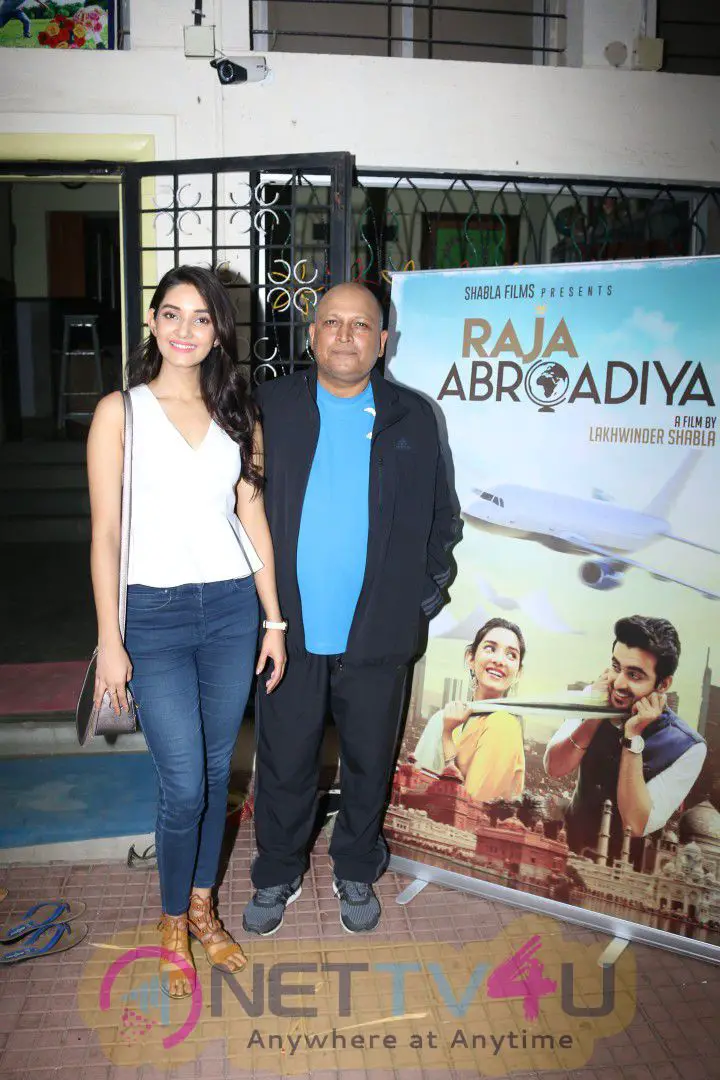 Miss India Vaishnavi Patwardhan & Director Lakhwinder Shabla At Announcement Of Film Raj Abrodiya With NGO Kids Photos Hindi Gal
