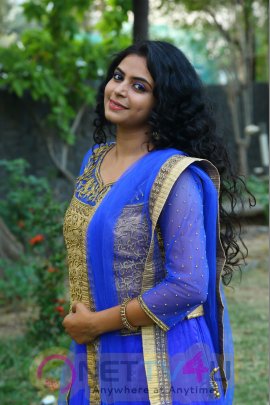 Actress Gayatri Rema Cute Stills Tamil Gallery
