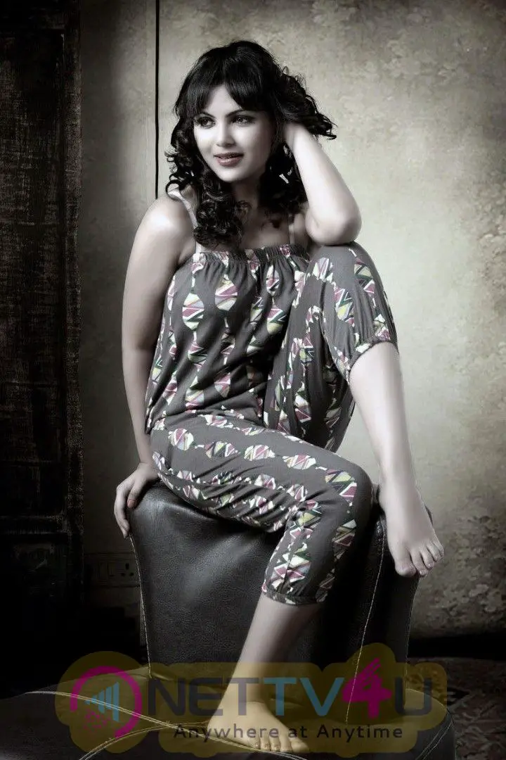 Actress Ishita Tiwary Cute Images  Hindi Gallery