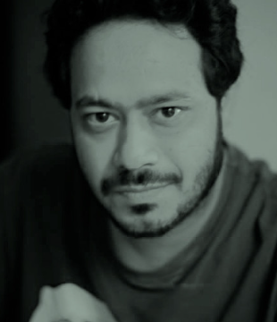 Hindi Director Kislaya Dwivedi