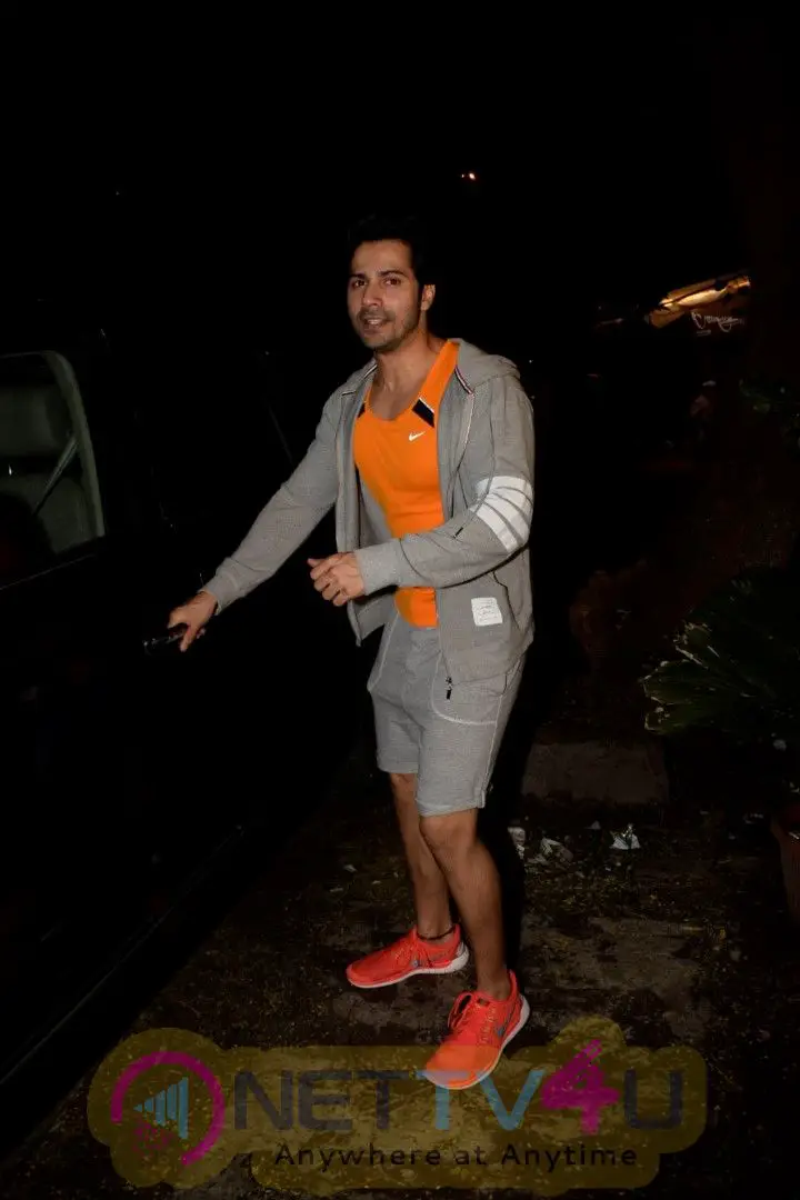 Varun Dhawan Spotted At Gym In Juhu Best Images Hindi Gallery