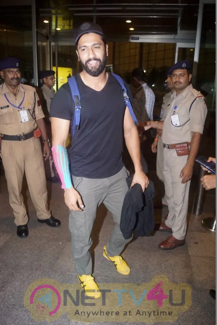 Vicky Kaushal Spotted At Airport Best Images  Hindi Gallery