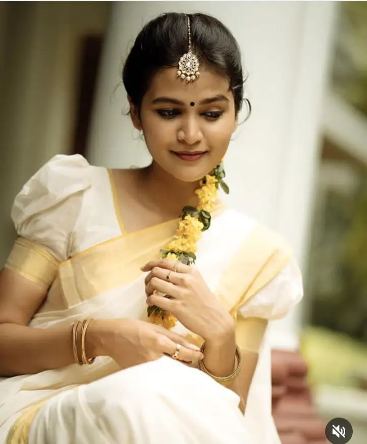 Malayalam Actress Meenakshi Unnikrishnan