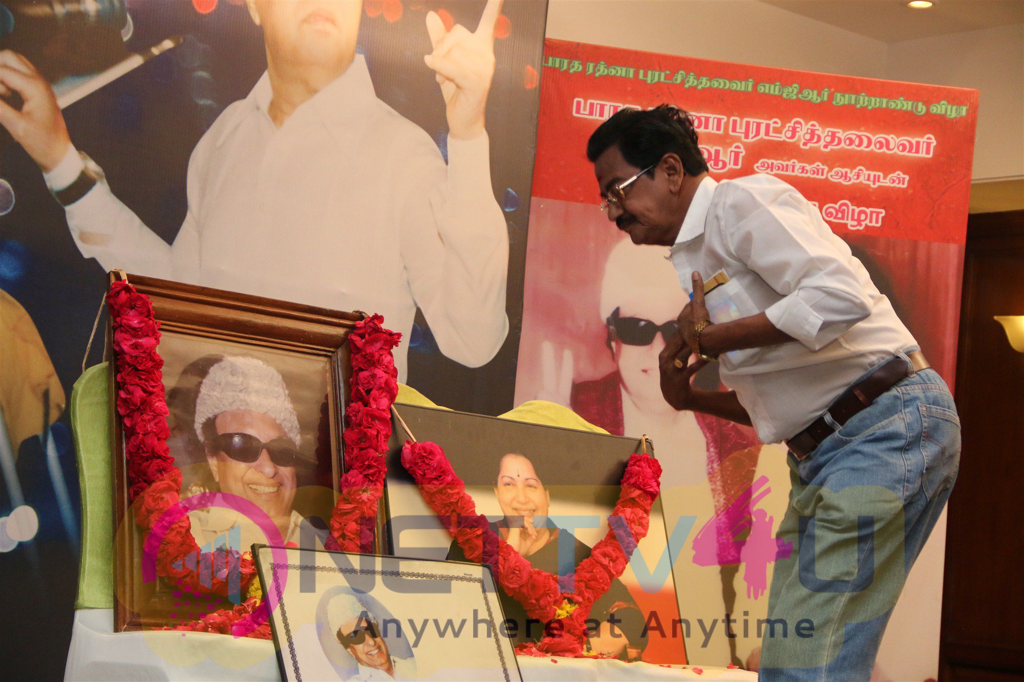 Ungalil Oruvan Movie Pooja Recent Updated Stills Tamil Gallery