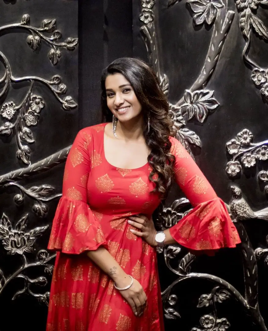 Pretty Actress Priya Bhavani Shankar Good Looking Stills Tamil Gallery