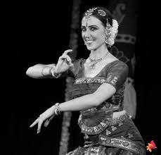 Sangeetha Sarah English Dancer