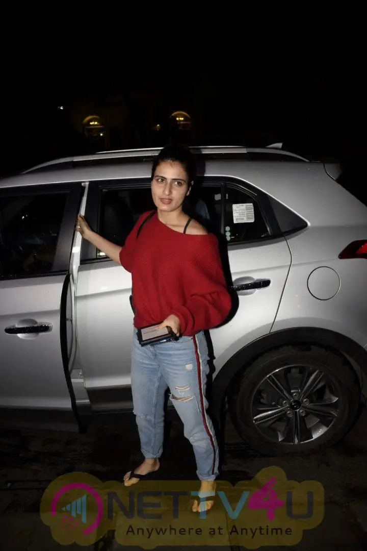Fatima Sana Shaikh Spotted At Bblunt Restaurant In Juhu Cute Images  Hindi Gallery