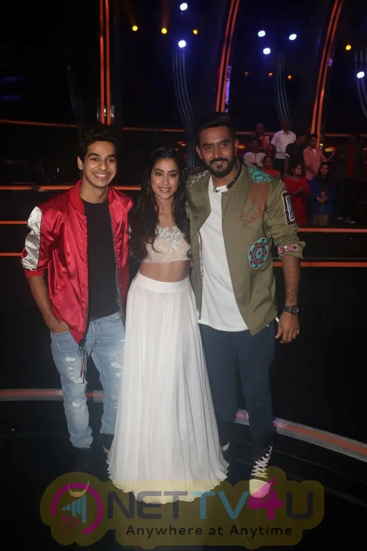 Ishaan Khattar And Janhvi Kapoor On The Sets Of Colors Dance Deewane In Filmcity Classy Images  Hindi Gallery