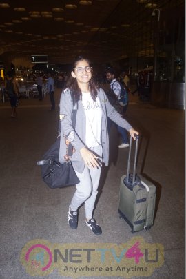 Kubra Seth Spotted At Airport Cute Images  Hindi Gallery