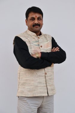 Santosh Upadhyay Hindi Director