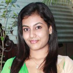 Tamil Movie Actress Sandhana
