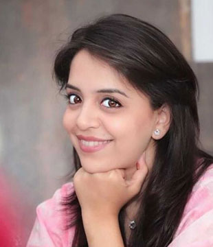 Marathi Tv Actress Kunjika Kalwit