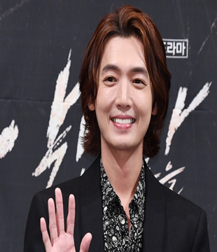 Korean Actor Jung Kyung-ho