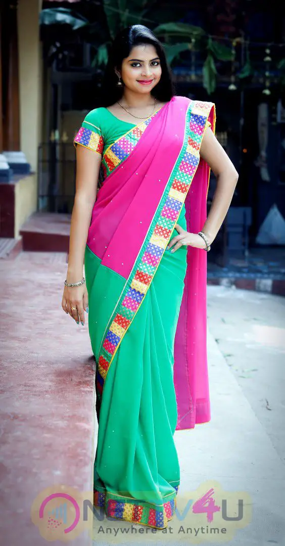 Actress Gayatri Photo Shoot Images Telugu Gallery