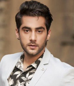 Aakash Mansukhani Hindi Model