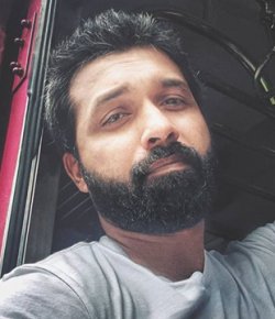 Vineet Bangera Hindi Dancer